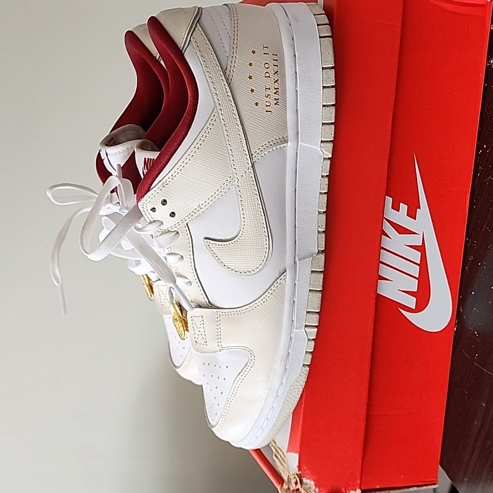 NIKE DUNK LOW SE JUST DO IT WHITE PHANTOM